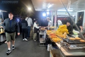 Nỗi lo vệ sinh an toàn thực phẩm tại tuyến phố đi bộ Hồ Gươm