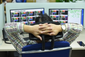 Chứng khoán phiên sáng ngày 11/4: VN-Index áp sát 1.200 điểm, nhóm dệt may và BĐS khu công nghiệp bị bán mạnh