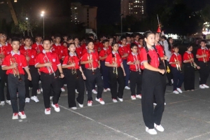Lãnh đạo TP. Hồ Chí Minh thăm, động viên Khối diễu hành Thanh thiếu nhi tham gia diễu hành