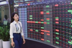 Chứng khoán phiên chiều 14/4: Hàng loạt cổ phiếu bật tăng mạnh, VN-Index vươn lên trên mốc 1.240 điểm