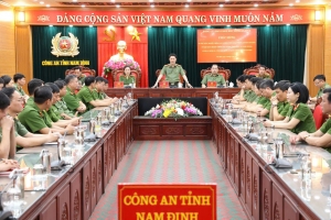 Công an Nam Định chúc mừng Ngày truyền thống các phòng nghiệp vụ