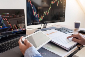 Chứng khoán phiên chiều 15/4: VN-Index khép phiên với mức giảm 13,65 điểm