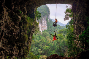 Phong Nha - Kẻ Bàng điểm đến hàng đầu cho du lịch mạo hiểm