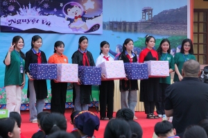 “Nguyệt Vũ” - từ Thủ đô tới vùng cao: Hành trình lan tỏa yêu thương qua con chữ