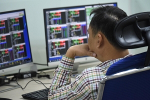 VN-Index hôm nay: Nhà đầu tư nên cơ cấu sang mã cổ phiếu có tín hiệu củng cố nền giá thuyết phục