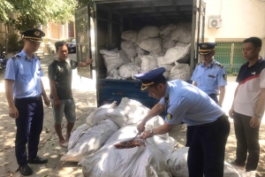 Lạng Sơn tạm giữ 1.380 kg chân gà không rõ nguồn gốc
