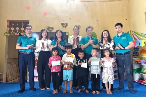 BIDV Lạng Sơn tổ chức chương trình trao học bổng và tặng đồ dùng cho học sinh vùng khó