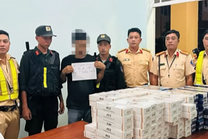 Tạm giữ đối tượng vận chuyển 149 cây thuốc lá lậu