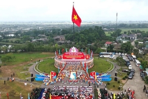 Thiêng liêng Lễ Thượng cờ “Thống nhất non sông” ở đôi bờ Hiền Lương - Bến Hải