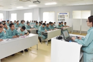 Học tập suốt đời trong công nhân, lao động