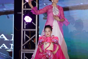 Nguyễn Linh Chi - Vedette nhí đầy triển vọng, bước đi nhỏ thắp sáng đam mê lớn
