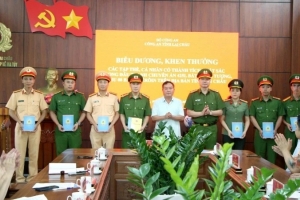 Khen thưởng chuyên án 425L, thu giữ 8 bánh heroin