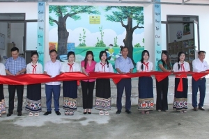 Tập đoàn Xăng dầu Việt Nam tài trợ thư viện tại Trường THCS Vạn Xuân