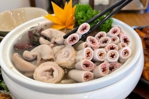Kiểm tra đột xuất quán “Lòng Chát” tại TP. HCM