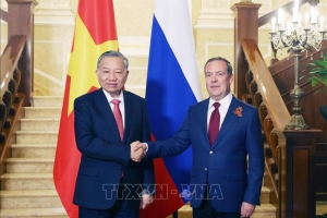 Tổng Bí thư Tô Lâm hội kiến Chủ tịch Đảng Nước Nga Thống nhất Dmitry Medvedev
