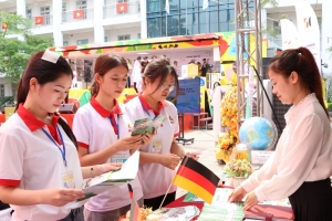 Khai mạc “Chuyến xe hướng nghiệp” tại Bắc Ninh