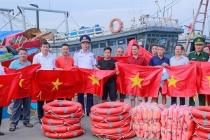 “Cảnh sát Biển đồng hành với ngư dân” năm 2025