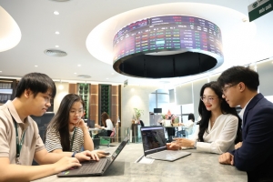 Chứng khoán phiên sáng 19/5: VN-Index bật tăng trở lại nhờ lực đẩy từ cổ phiếu Vingroup