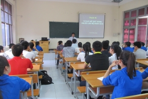 Cho phép giảng viên làm kinh tế có ảnh hưởng đến hình ảnh người thầy?