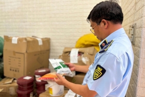 Phát hiện số lượng lớn thực phẩm có dấu hiệu nhập lậu tại Hải Dương