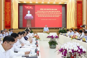Phó Thủ tướng Thường trực Nguyễn Hòa Bình làm việc với Ban Thường vụ 3 tỉnh Lâm Đồng, Bình Thuận và Đắk Nông