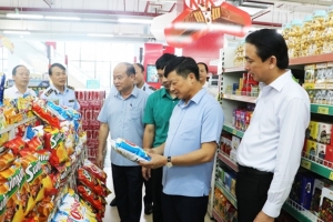 Kiên quyết đấu tranh chống buôn lậu, gian lận thương mại và hàng giả, bảo vệ quyền lợi người tiêu dùng