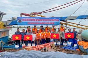 Vùng Cảnh sát Biển 3 tiếp tục đồng hành cùng ngư dân tỉnh Bà Rịa - Vũng Tàu