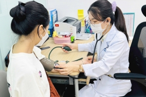 Cấp cứu thần tốc tại trung tâm tiêm chủng giúp người phụ nữ vượt qua "lưỡi hái tử thần"
