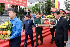 Long trọng lễ viếng, truy điệu và an táng hài cốt liệt sĩ Việt Nam hy sinh tại Lào