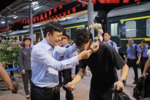 Lạng Sơn: Đón đoàn khách quốc tế đầu tiên trên chuyến tàu liên vận quốc tế Việt Nam - Trung Quốc sau 5 năm tạm dừng