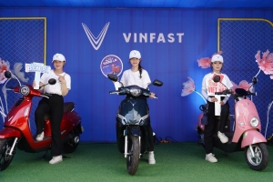 Xe máy điện VinFast “hút” khách với chính sách giá ưu đãi toàn dân