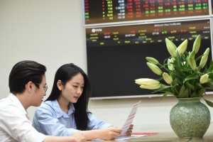 Chứng khoán phiên sáng 2/6: Nhóm cổ phiếu bất động sản vốn hóa vừa và nhỏ bứt phá mạnh mẽ