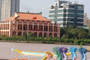 Từ bến Nhà Rồng, tên Người sáng mãi