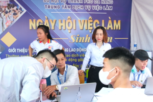 Đà Nẵng: Gần 10.000 sinh viên và người lao động tham gia ngày hội việc làm