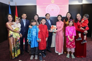 Thủ tướng: Đảng, Nhà nước luôn quan tâm cộng đồng Việt Nam ở nước ngoài, dù chỉ một người