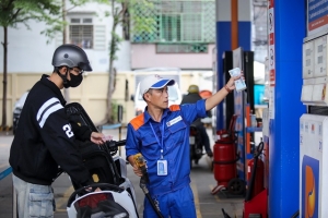 Giá xăng dầu hôm nay 10/6: Tăng trong bối cảnh đồng USD suy yếu