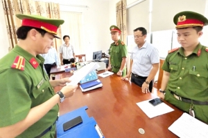 Bắt nguyên Trưởng phòng bồi thường Trung tâm Phát triển quỹ đất thành phố Tam Kỳ