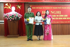 Trao giải Cuộc thi Chính luận bảo vệ nền tảng tư tưởng của Đảng