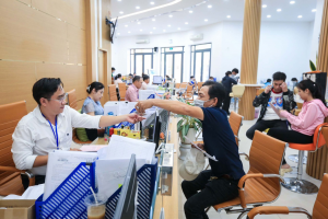 Bộ Chính trị: Đưa vào hoạt động đồng thời cấp tỉnh, cấp xã từ ngày 1/7