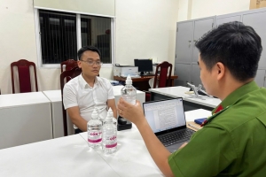 Bắt Phó Chủ tịch thị trấn Chúc Sơn liên quan vụ sản xuất cồn y tế giả