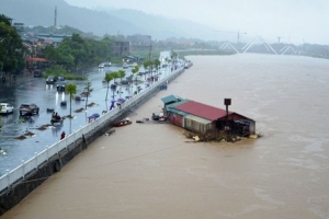 Yêu cầu 4 tỉnh, thành phố miền Bắc tăng cường hộ đê ứng phó lũ lớn