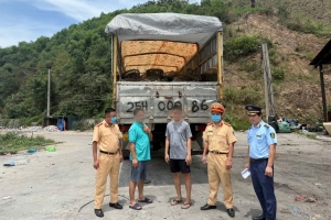 Quảng Ninh: Bắt giữ xe tải chở 4 tấn hàu không rõ nguồn gốc