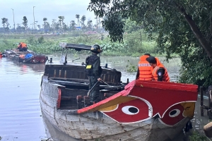 Bắt nhóm đối tượng khai thác cát lậu trên sông Đồng Nai