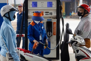 Chiều nay, giá xăng có thể giảm hơn 1.000 đồng/lít