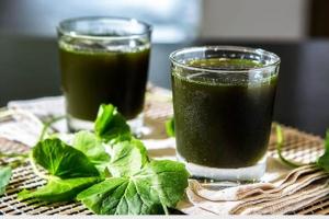 Uống nước rau má vào mùa hè mang lại lợi ích gì cho sức khỏe?