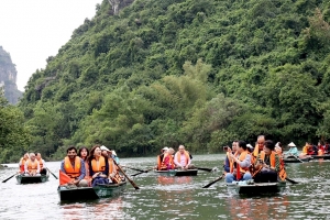 Du lịch Ninh Bình tăng tốc nửa đầu năm 2025: Đón hơn 7,2 triệu lượt khách, tiến gần mục tiêu cả năm