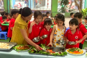 Dự kiến, khoảng 768.000 học sinh tiểu học tại Hà Nội sẽ được hỗ trợ suất ăn bán trú năm học 2025 – 2026