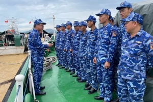 Tàu Cảnh sát biển 3006 lên đường thực hiện chuyến hải trình tuần tra dài ngày trên biển