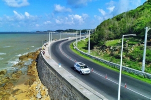 Đẩy nhanh tiến độ đầu tư xây dựng hệ thống đường bộ ven biển