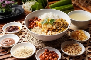 Cơm hến xứ Huế: Một tô cơm, một dòng sông, một đời sống